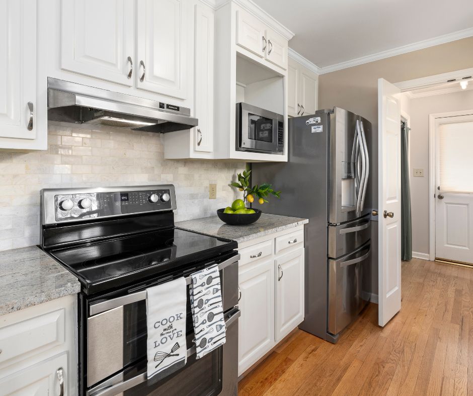 Discover the best kitchen appliance brands for reliability, style, and performance—from mid-range favorites like Bosch and KitchenAid to high-end names like Sub-Zero, Wolf, and Miele.