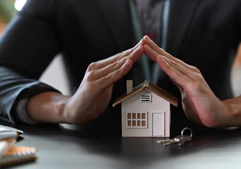 When purchasing products, especially expensive ones like electronics or appliances, you might come across two types of warranties: home warranties and manufacturer warranties. These warranties offer different types of coverage and have distinct characteristics. Here are the key differences between home warranties and manufacturer warranties.