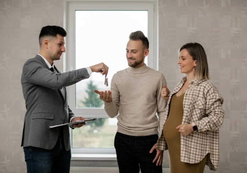 Learn what to expect during the closing process and how to prepare for it. Get tips on handling key documents and overcoming common challenges.
