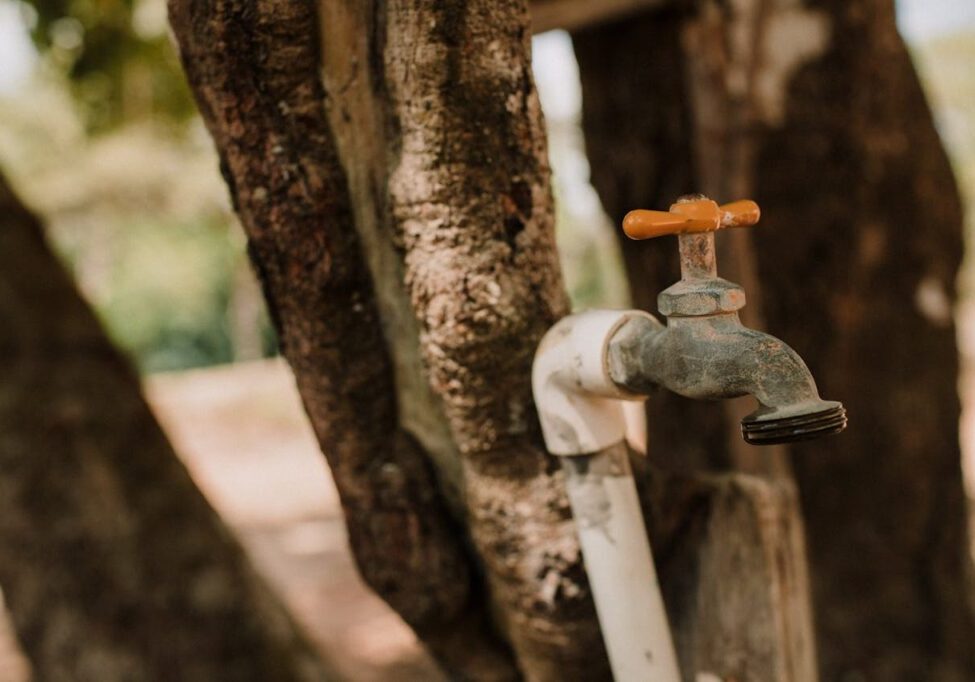 Discover easy solutions for common outdoor faucet problems with our step-by-step guide and maintenance tips.